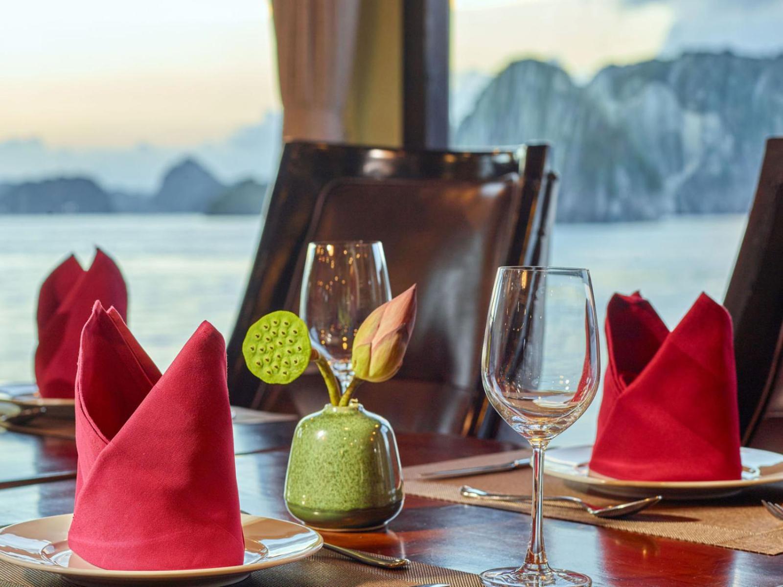 Lotus Boutique Cruise Hotell Ha Long Eksteriør bilde