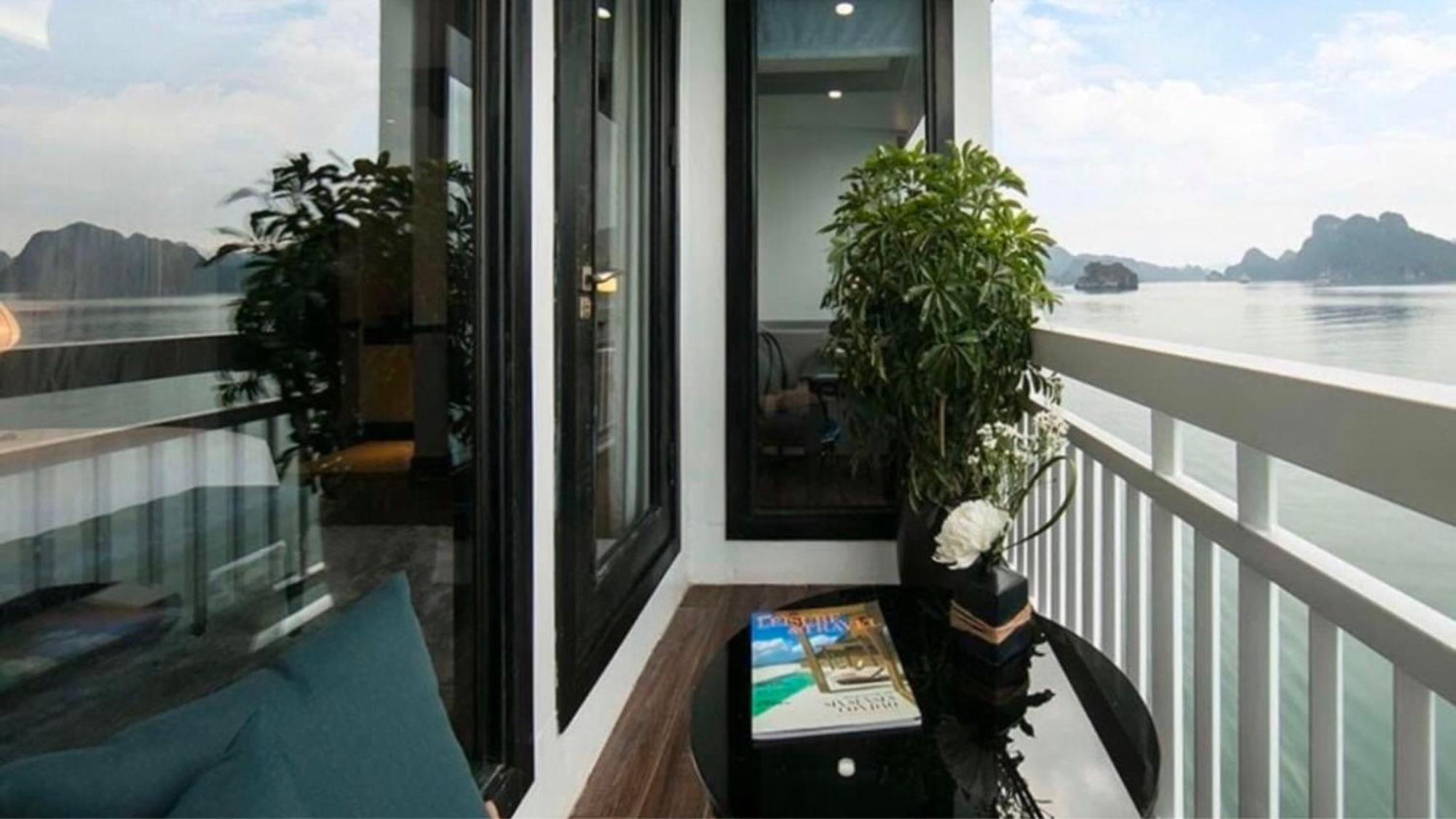 Lotus Boutique Cruise Hotell Ha Long Eksteriør bilde