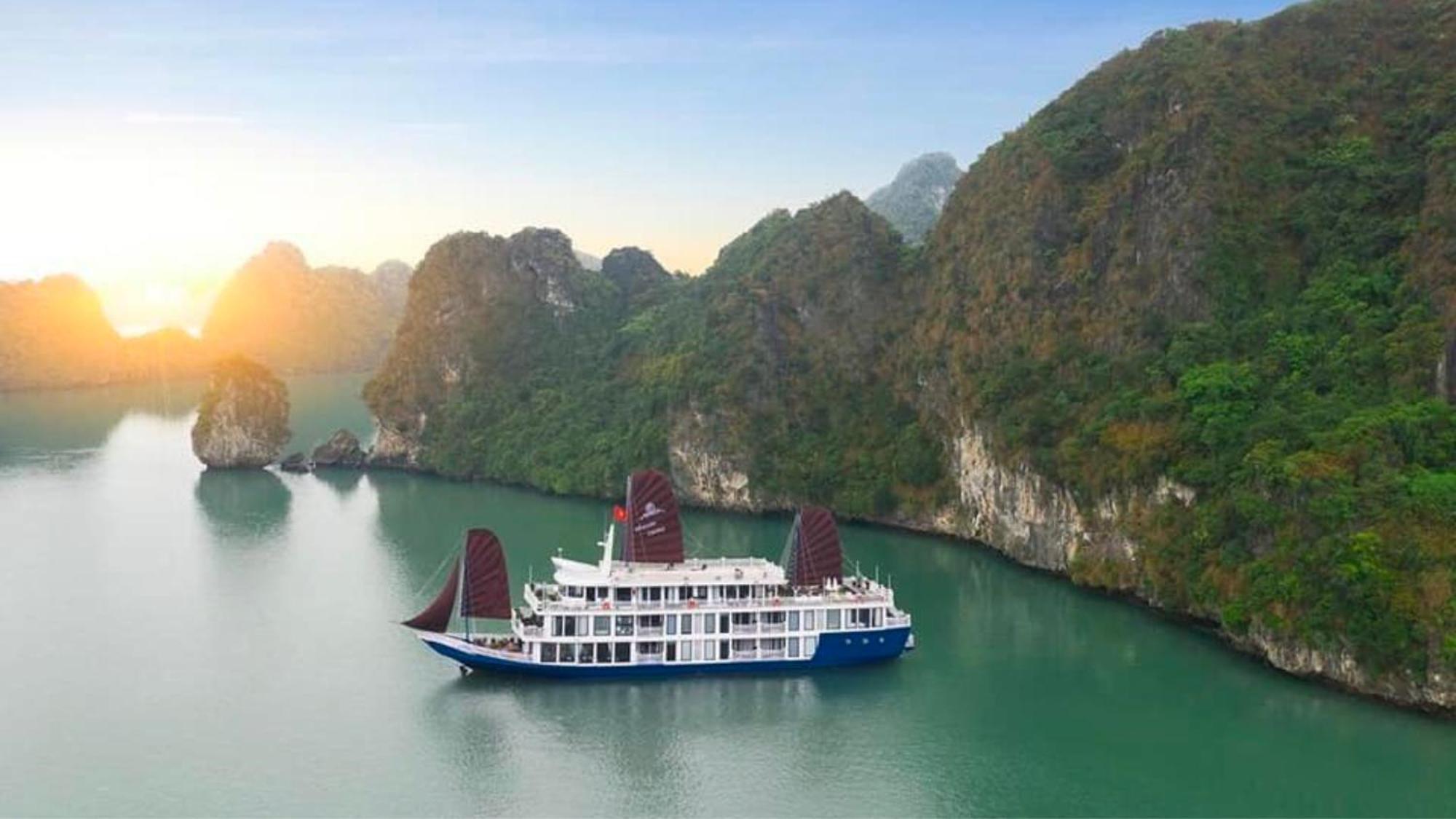 Lotus Boutique Cruise Hotell Ha Long Eksteriør bilde